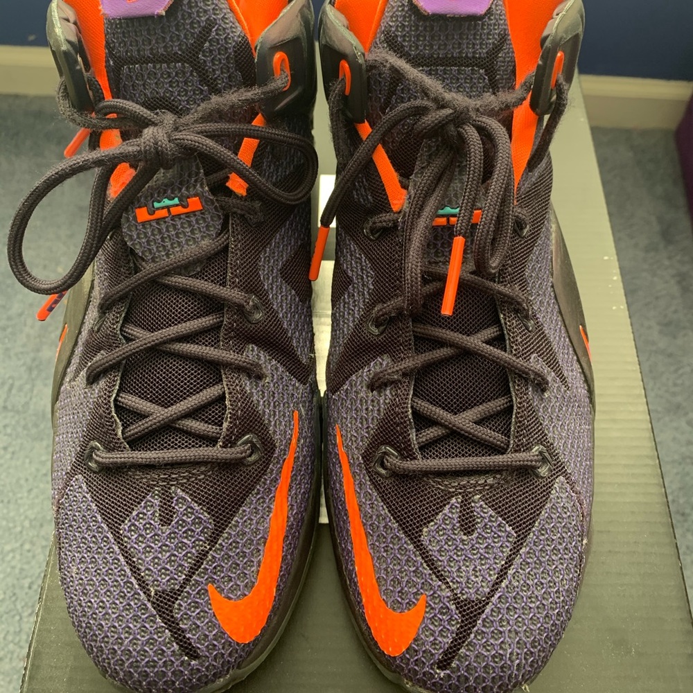 Lebron XII sneakers